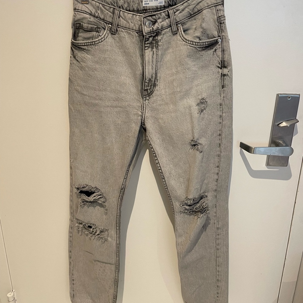 Super cute grey jeans